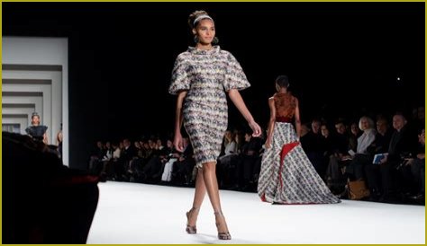 Combien mesure Cindy Bruna ?