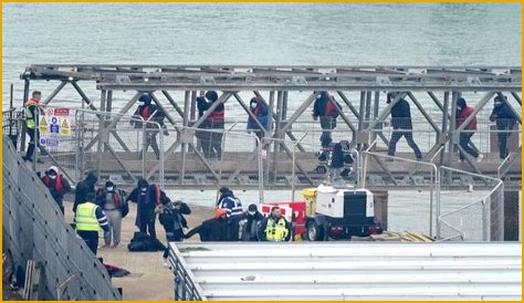 French report says the UK isn't cooperating enough to curb migrant crossings across the Channel