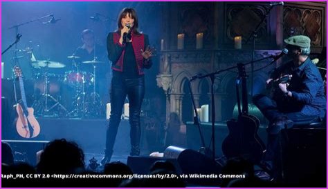 La taille de Carla Bruni, un sujet qui intrigue